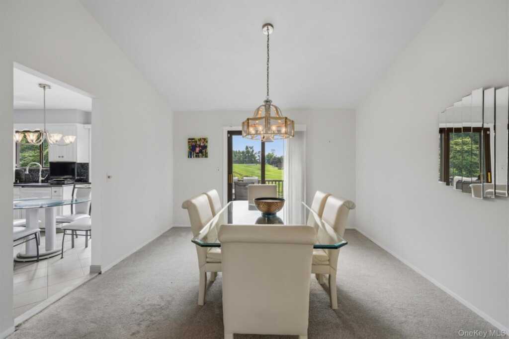 99 Skyview Lane, New Rochelle, NY 10804 - Photo 11 of 39