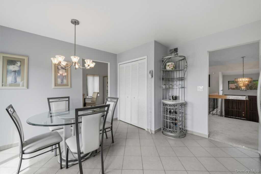 99 Skyview Lane, New Rochelle, NY 10804 - Photo 14 of 39