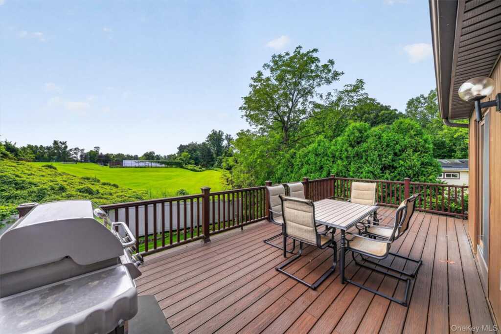 99 Skyview Lane, New Rochelle, NY 10804 - Photo 16 of 39