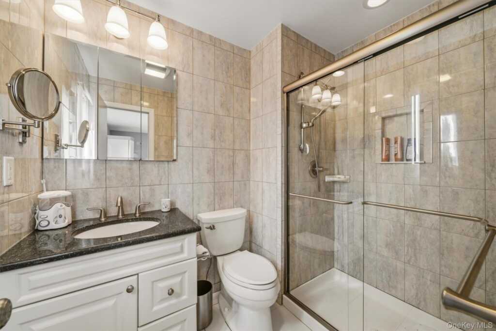 99 Skyview Lane, New Rochelle, NY 10804 - Photo 21 of 39
