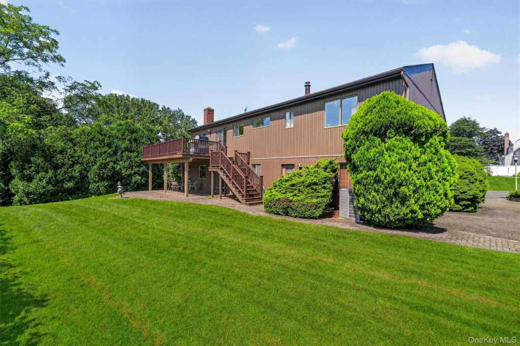 99 Skyview Lane, New Rochelle, NY 10804 - Photo 34 of 39