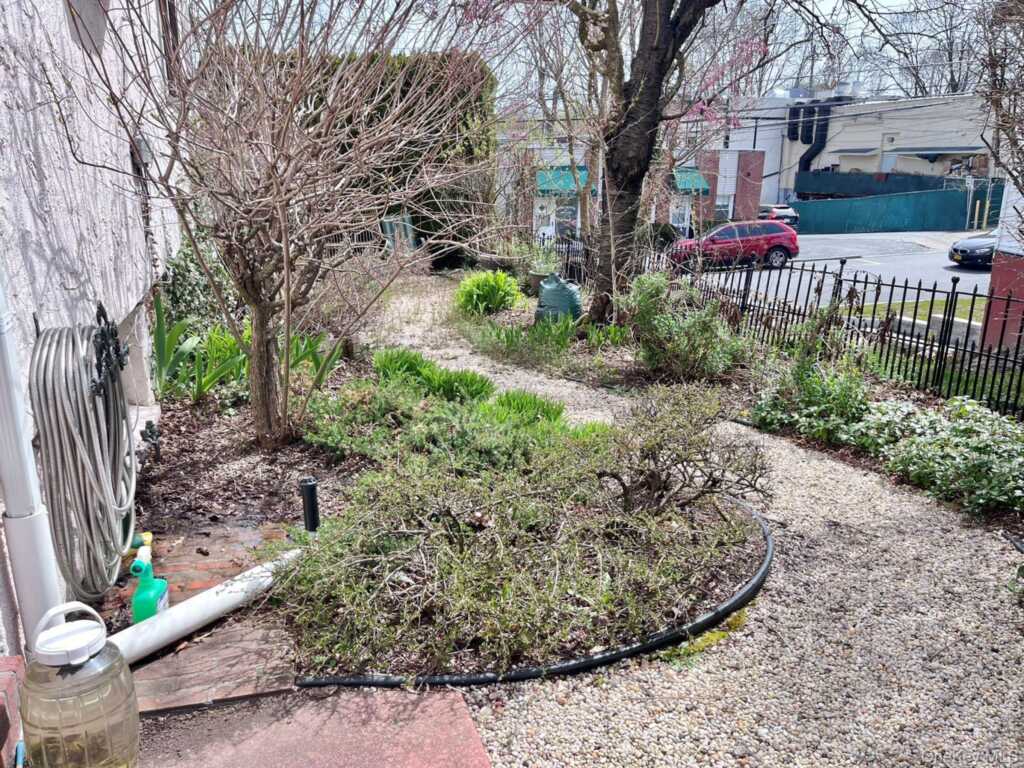 11 Pleassant Ave, White Plains, NY 10605 - Photo 13 of 19