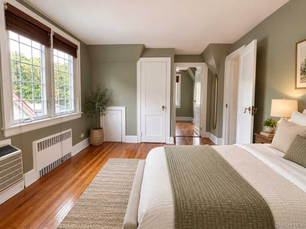 11 Pleassant Ave, White Plains, NY 10605 - Photo 8 of 19