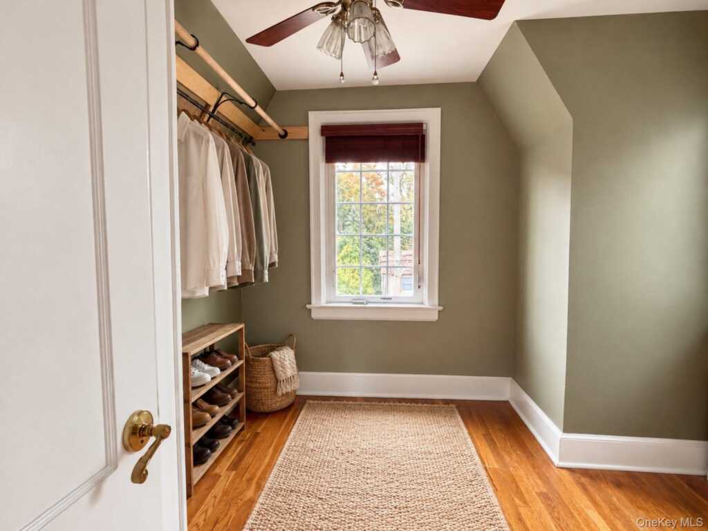 11 Pleassant Ave, White Plains, NY 10605 - Photo 9 of 19