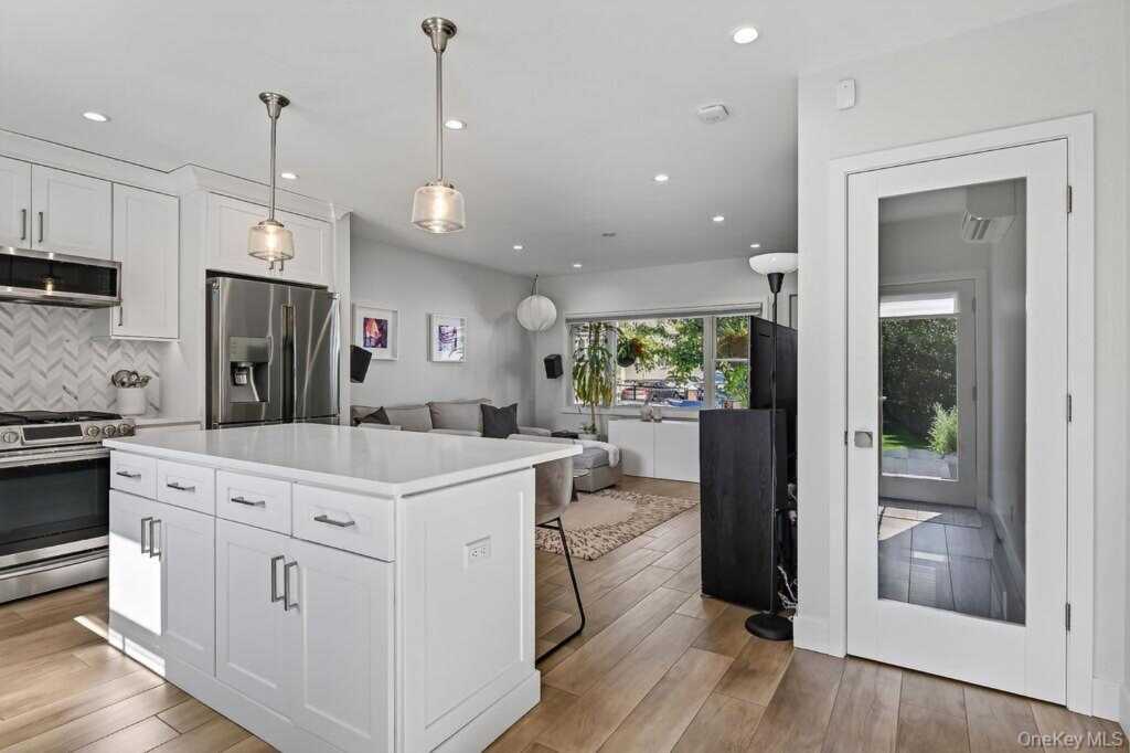 20 5th Street, New Rochelle, NY 10801 - Photo 12 of 35