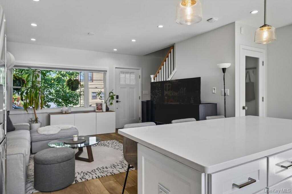20 5th Street, New Rochelle, NY 10801 - Photo 14 of 35
