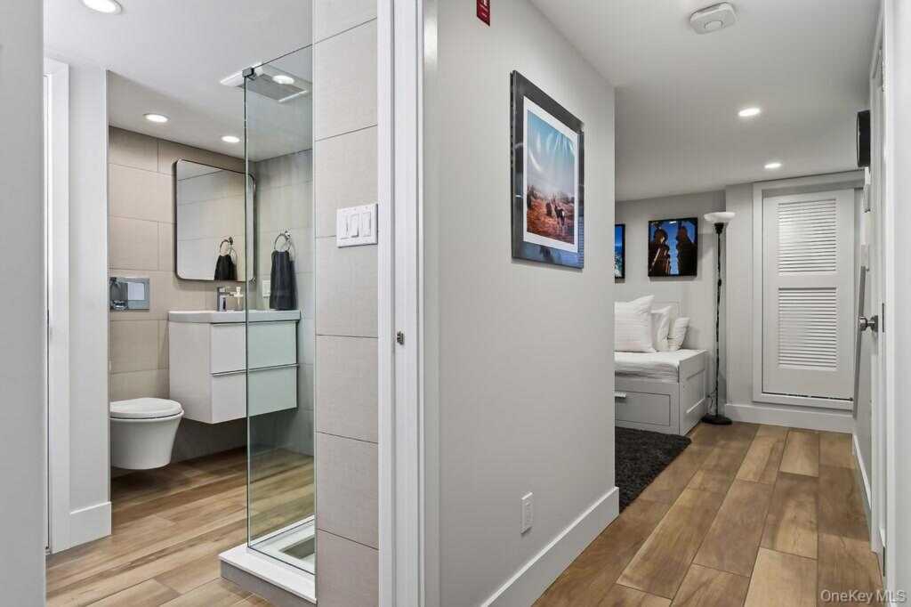 20 5th Street, New Rochelle, NY 10801 - Photo 16 of 35