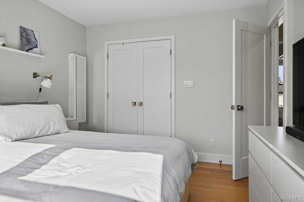 20 5th Street, New Rochelle, NY 10801 - Photo 18 of 35