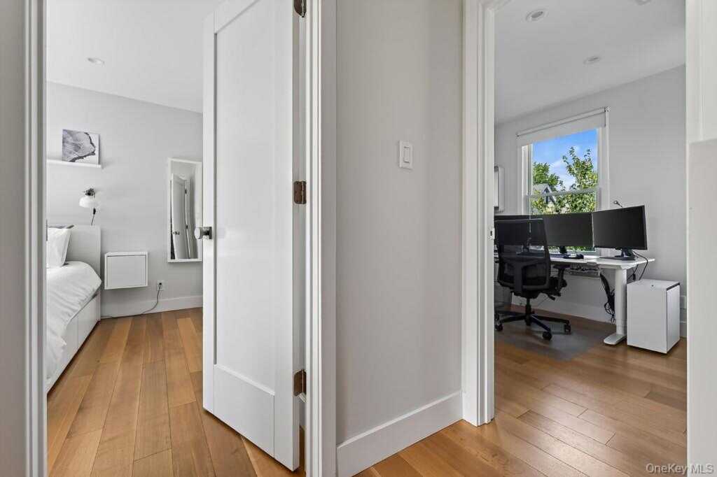 20 5th Street, New Rochelle, NY 10801 - Photo 19 of 35