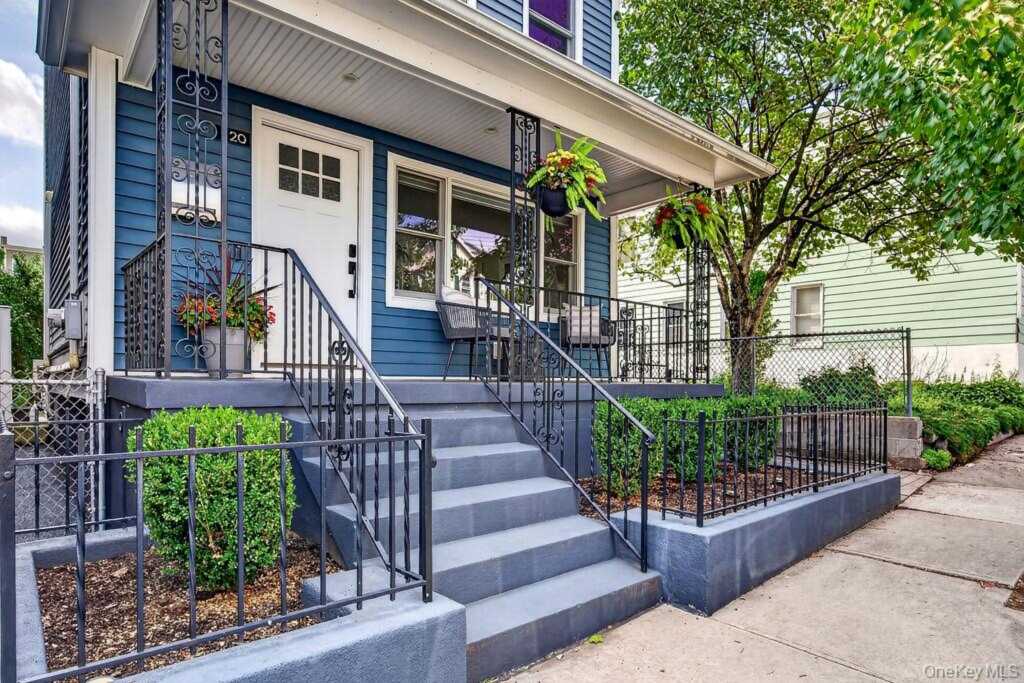 20 5th Street, New Rochelle, NY 10801 - Photo 2 of 35
