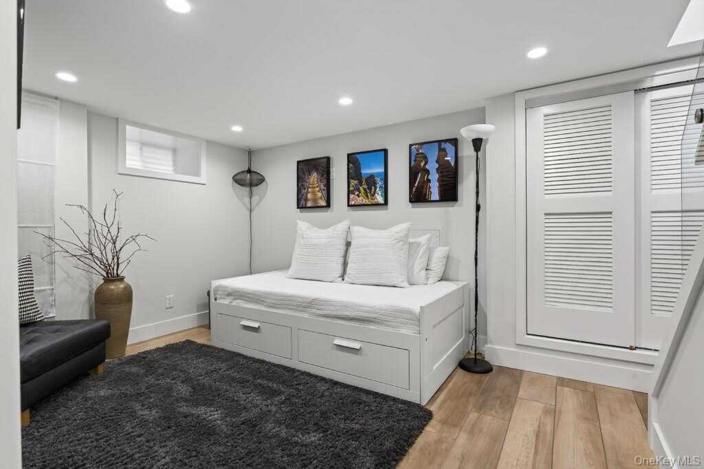 20 5th Street, New Rochelle, NY 10801 - Photo 28 of 35