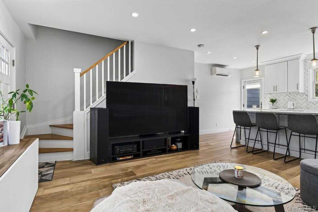 20 5th Street, New Rochelle, NY 10801 - Photo 9 of 35