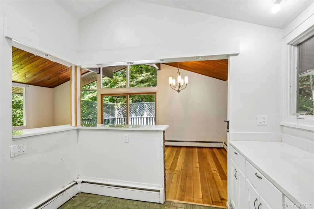 951 Haverstraw Road, Suffern, NY 10901 - Photo 12 of 29