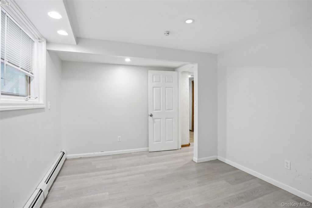 951 Haverstraw Road, Suffern, NY 10901 - Photo 20 of 29