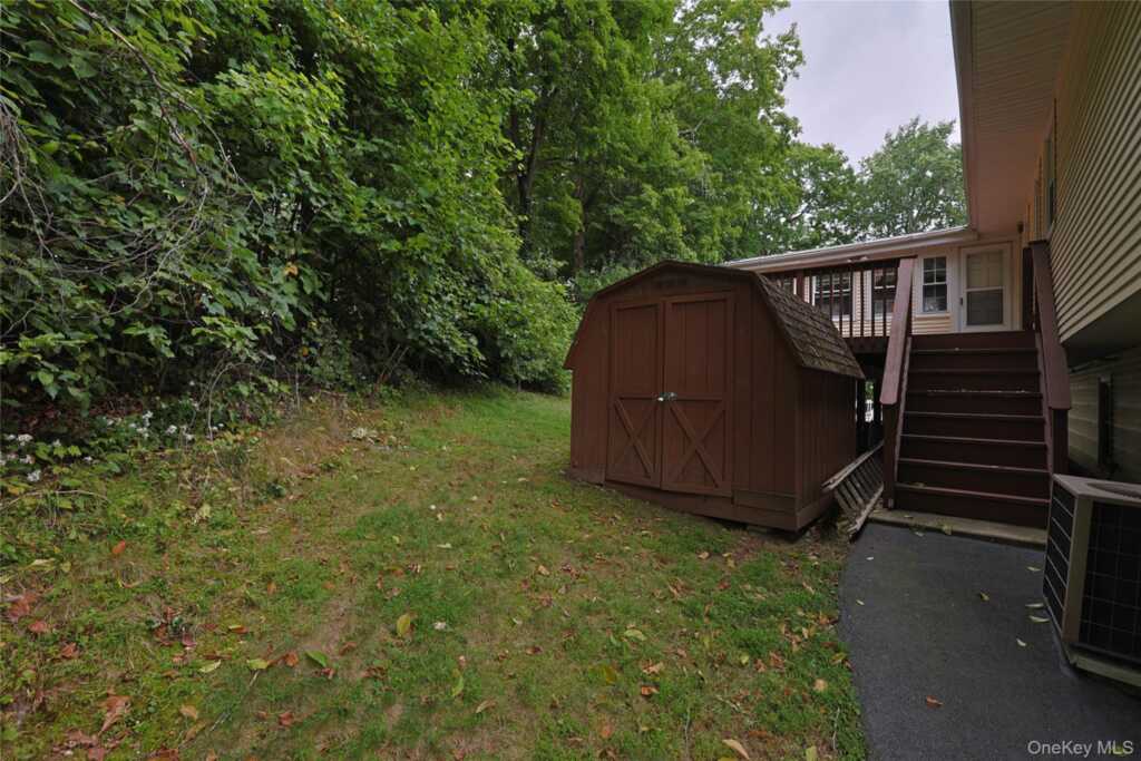 60 Gerardine Place, New City, NY 10956 - Photo 32 of 34