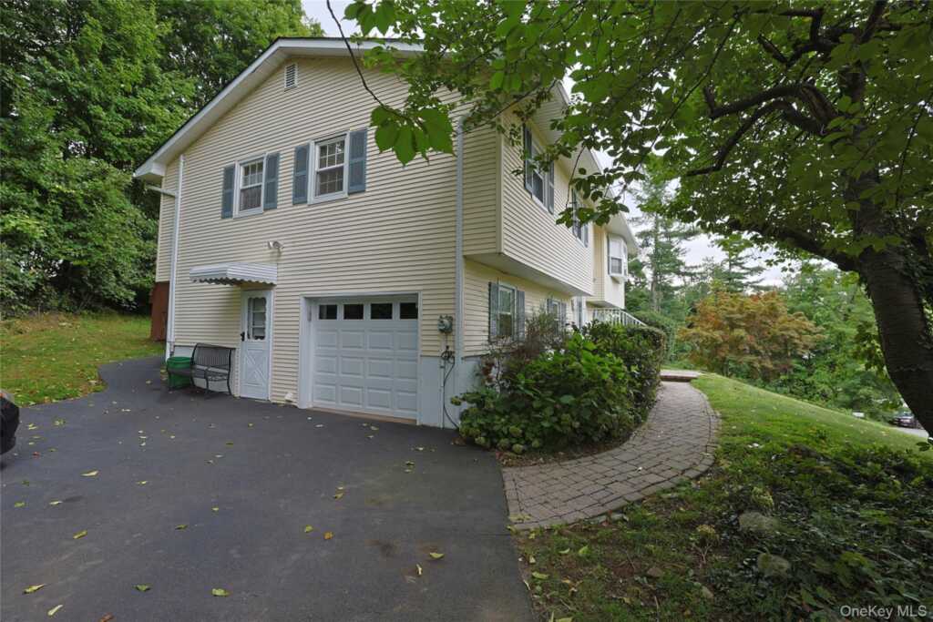 60 Gerardine Place, New City, NY 10956 - Photo 33 of 34