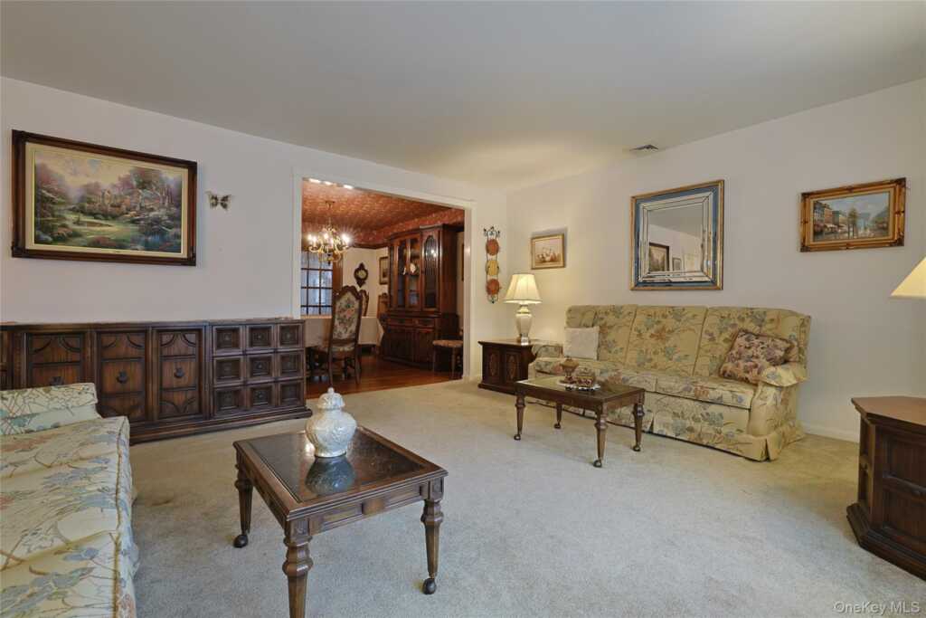 60 Gerardine Place, New City, NY 10956 - Photo 7 of 34