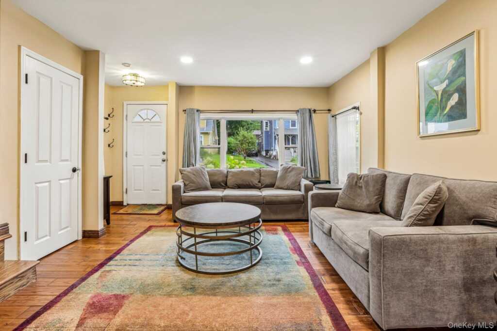 47 White Avenue, Nyack, NY 10960 - Photo 4 of 23