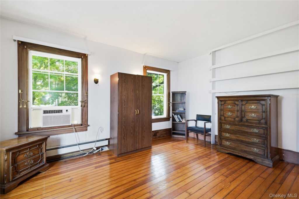 5 Woodland Place, White Plains, NY 10606 - Photo 13 of 44