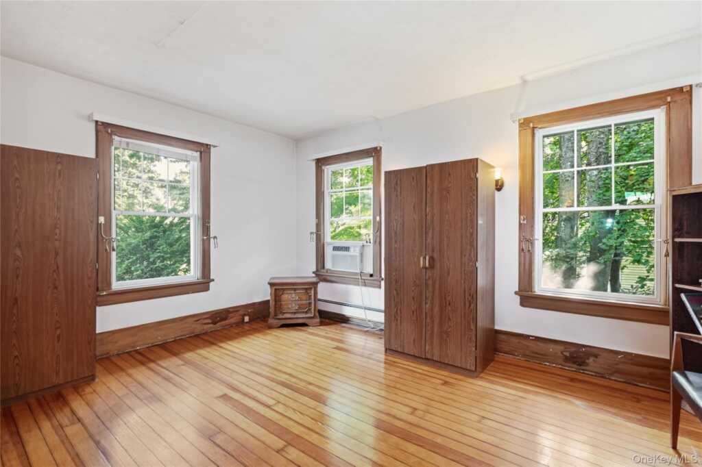 5 Woodland Place, White Plains, NY 10606 - Photo 14 of 44