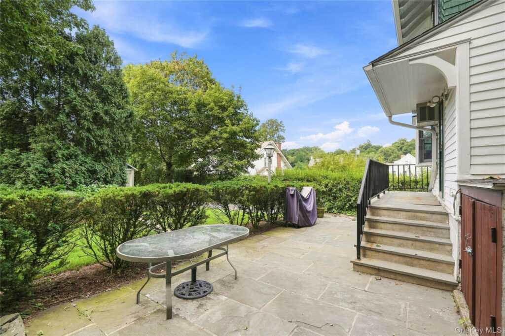 5 Woodland Place, White Plains, NY 10606 - Photo 30 of 44