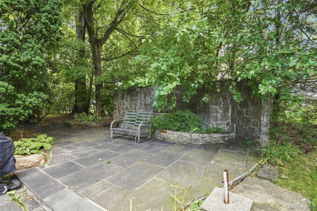 5 Woodland Place, White Plains, NY 10606 - Photo 39 of 44