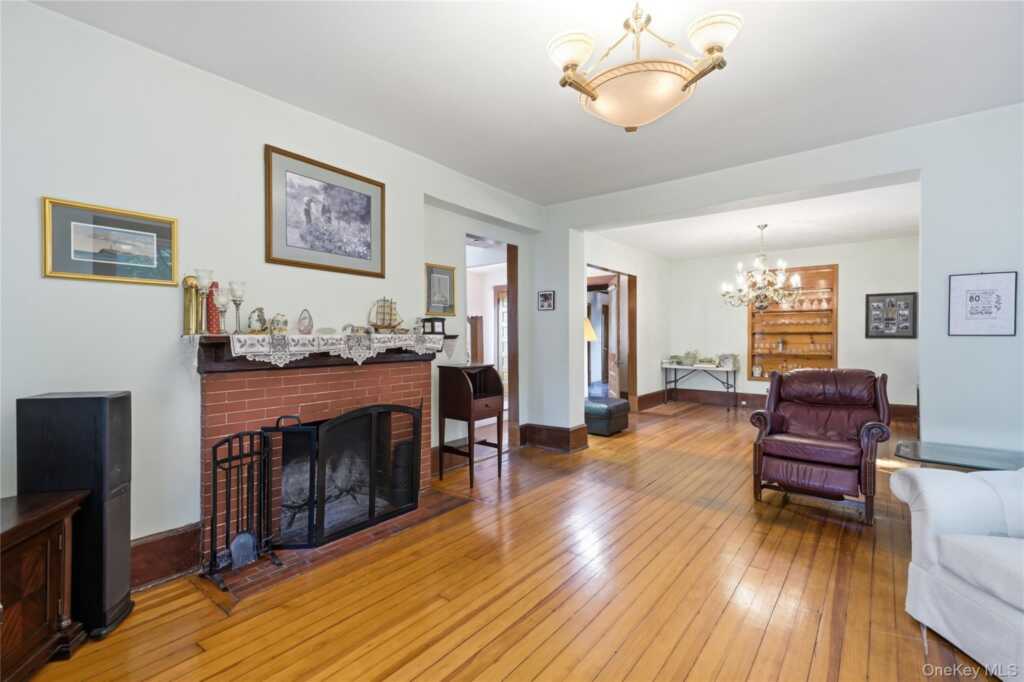 5 Woodland Place, White Plains, NY 10606 - Photo 7 of 44