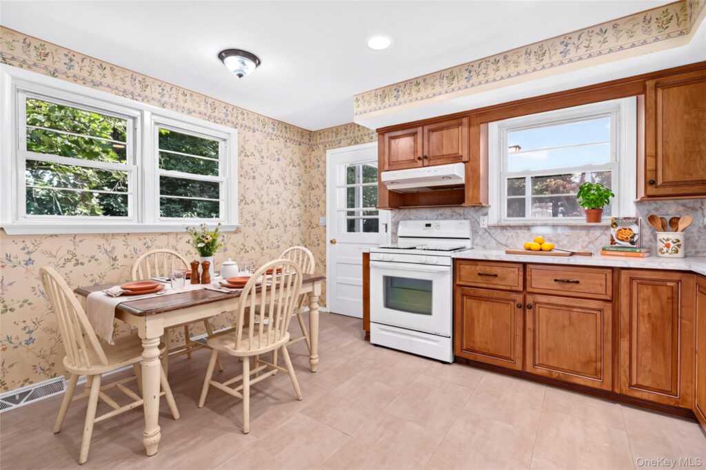 92 Kings Highway, New City, NY 10956 - Photo 16 of 49