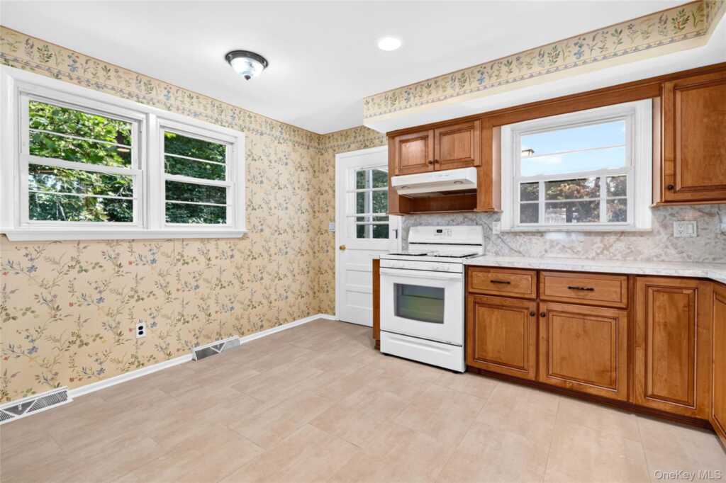 92 Kings Highway, New City, NY 10956 - Photo 17 of 49