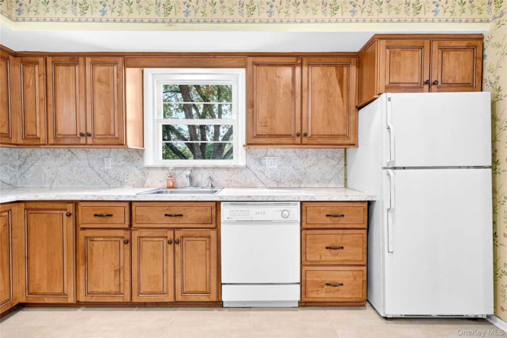 92 Kings Highway, New City, NY 10956 - Photo 18 of 49