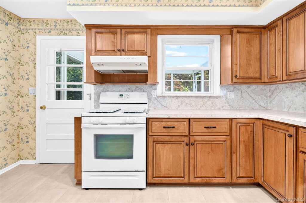 92 Kings Highway, New City, NY 10956 - Photo 19 of 49