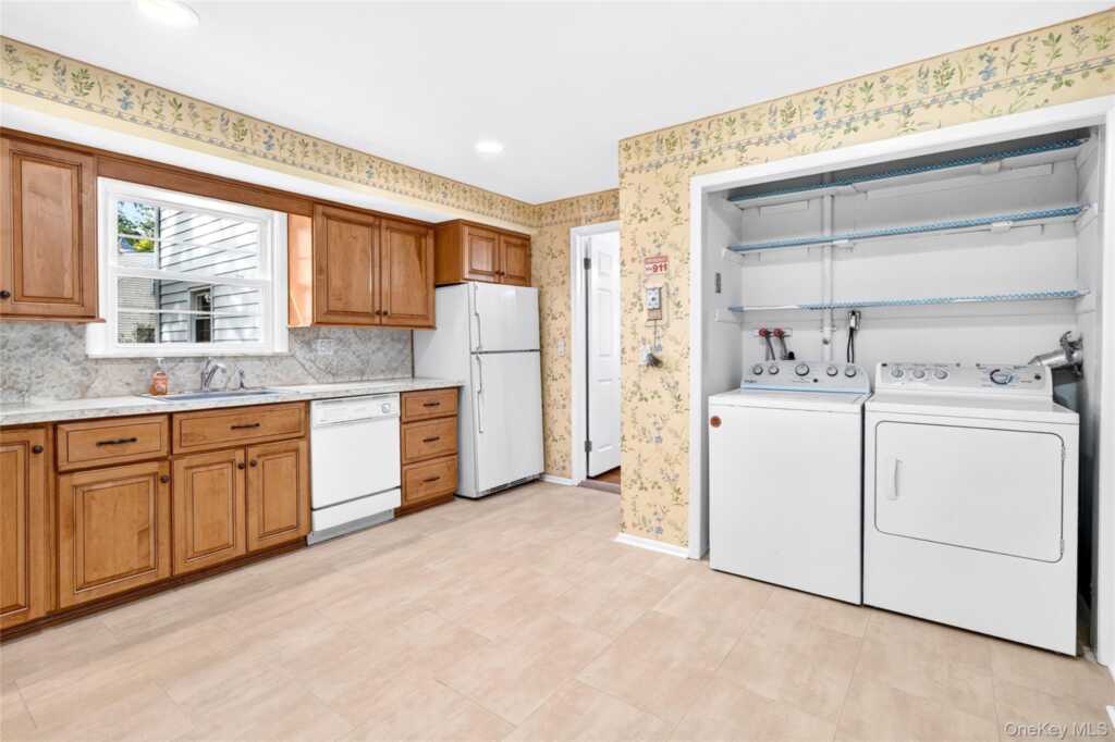 92 Kings Highway, New City, NY 10956 - Photo 20 of 49