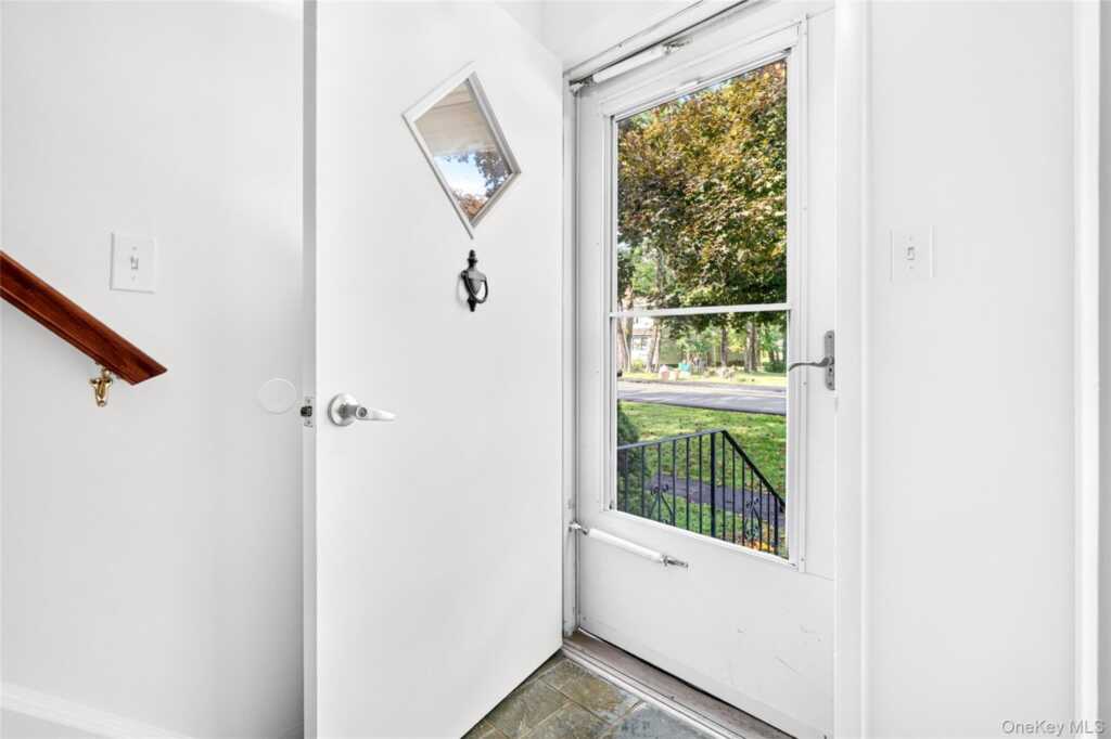 92 Kings Highway, New City, NY 10956 - Photo 8 of 49