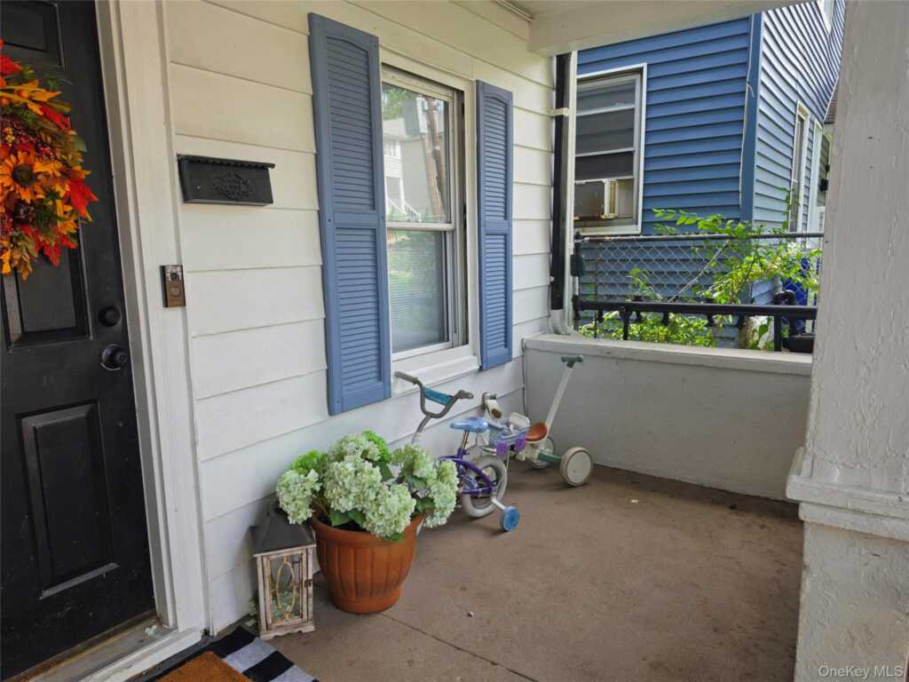 33 E Catherine Street, Nyack, NY 10960 - Photo 4 of 38