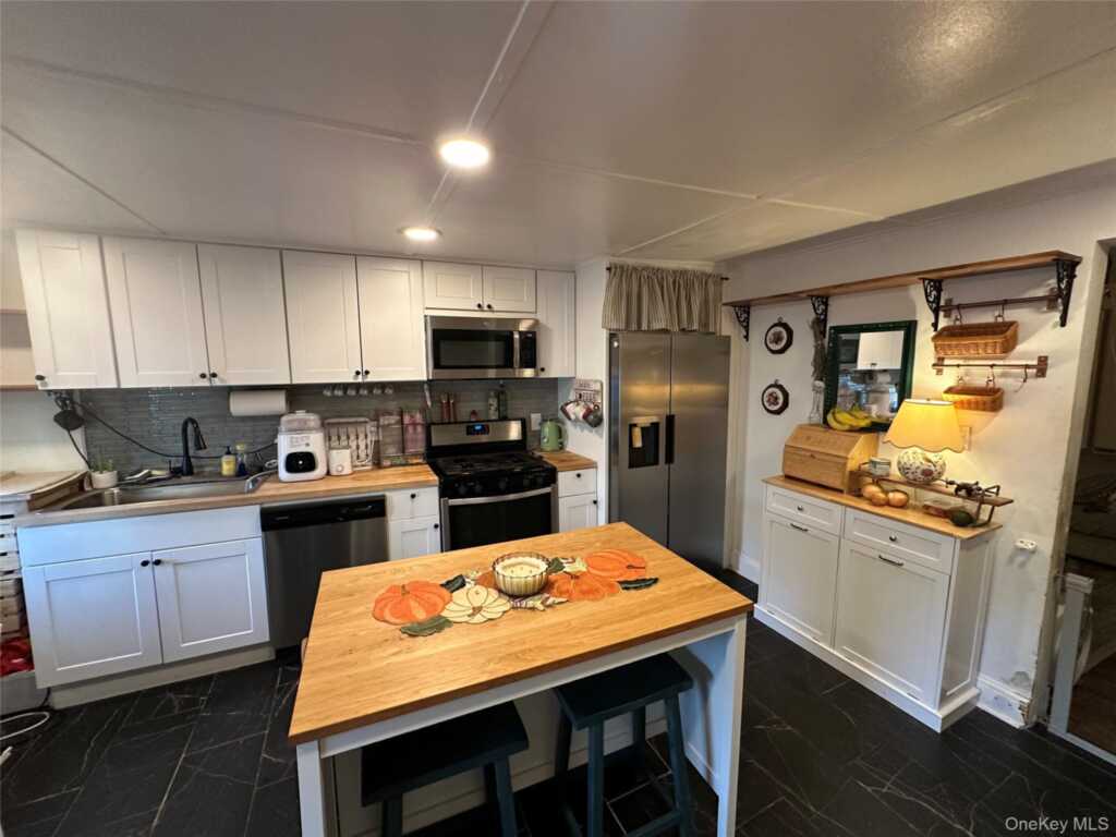 33 E Catherine Street, Nyack, NY 10960 - Photo 5 of 38