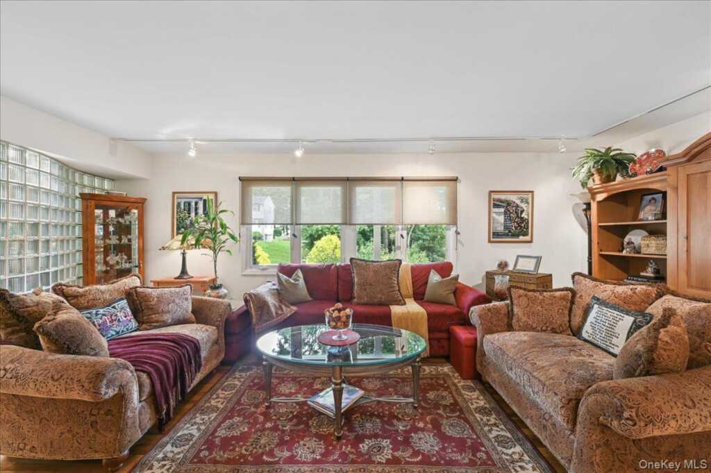 12 Berkshire Drive, New City, NY 10956 - Photo 11 of 42