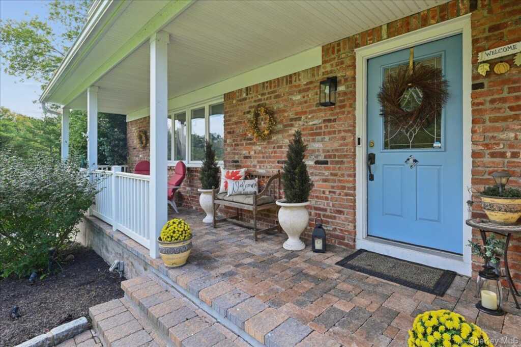 12 Berkshire Drive, New City, NY 10956 - Photo 2 of 42