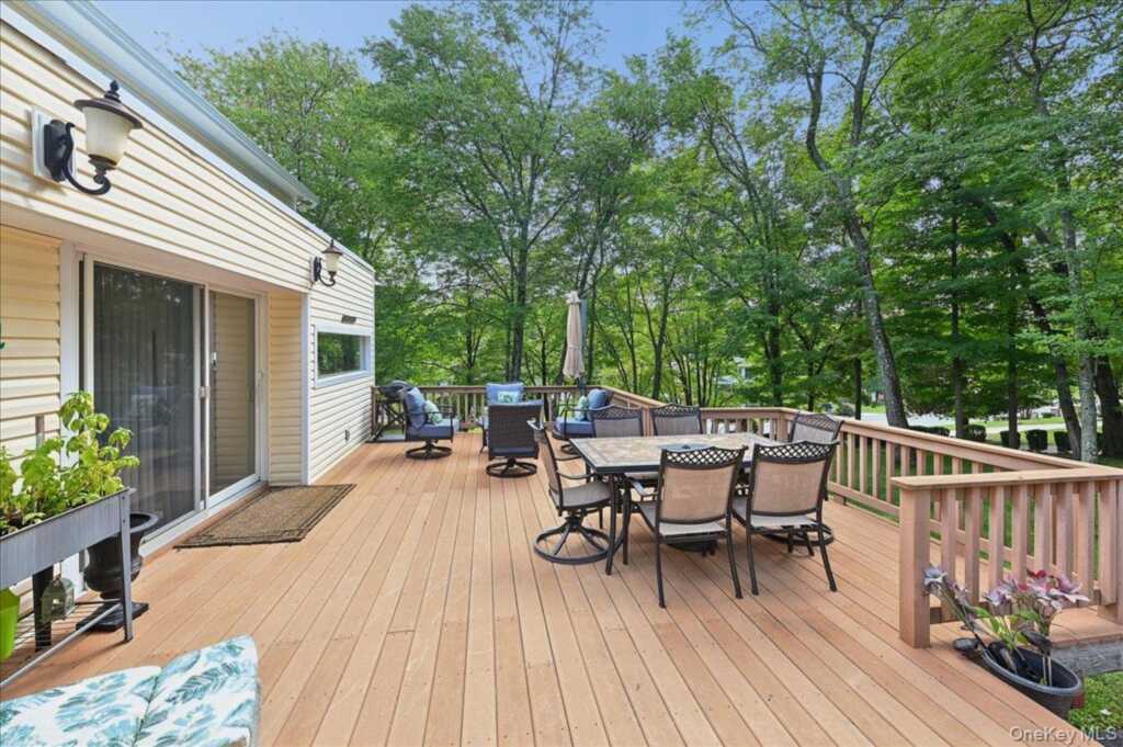 12 Berkshire Drive, New City, NY 10956 - Photo 34 of 42