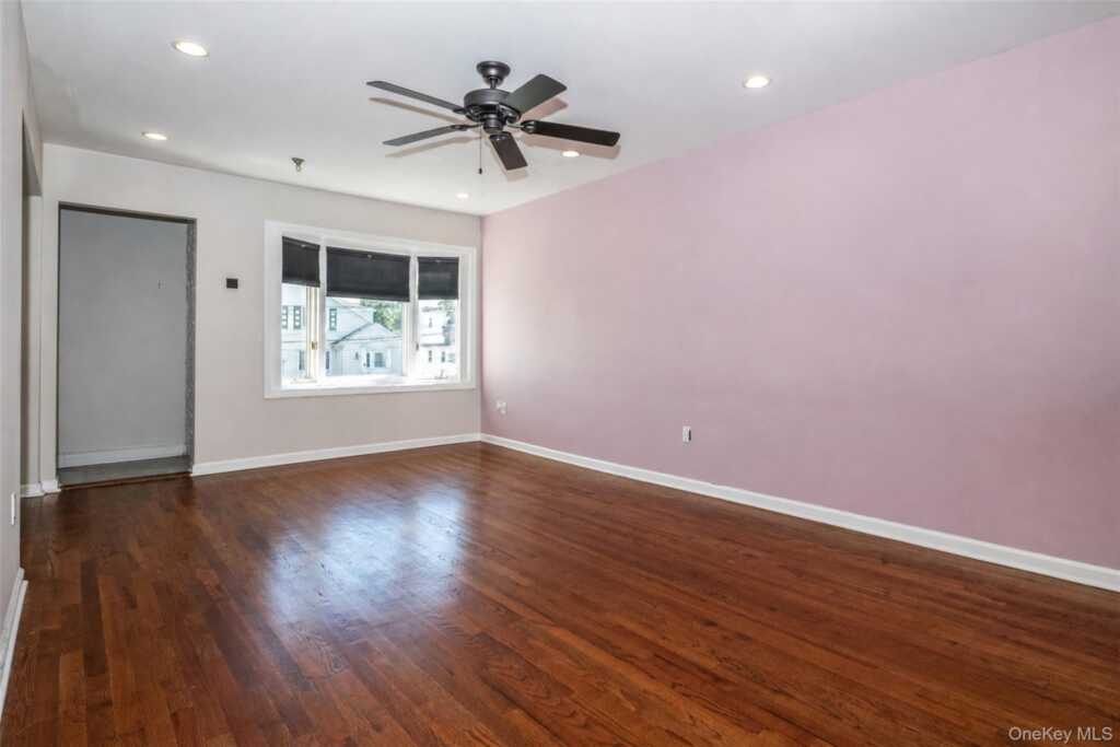 7 Ronalds Avenue, New Rochelle, NY 10801 - Photo 4 of 16