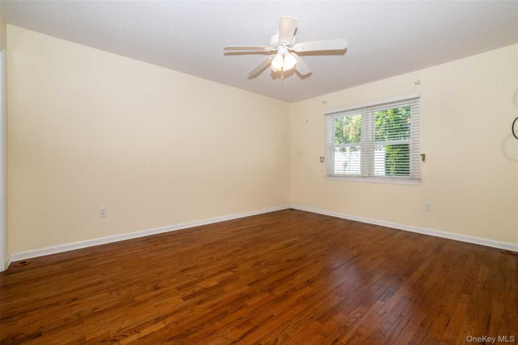 7 Ronalds Avenue, New Rochelle, NY 10801 - Photo 7 of 16