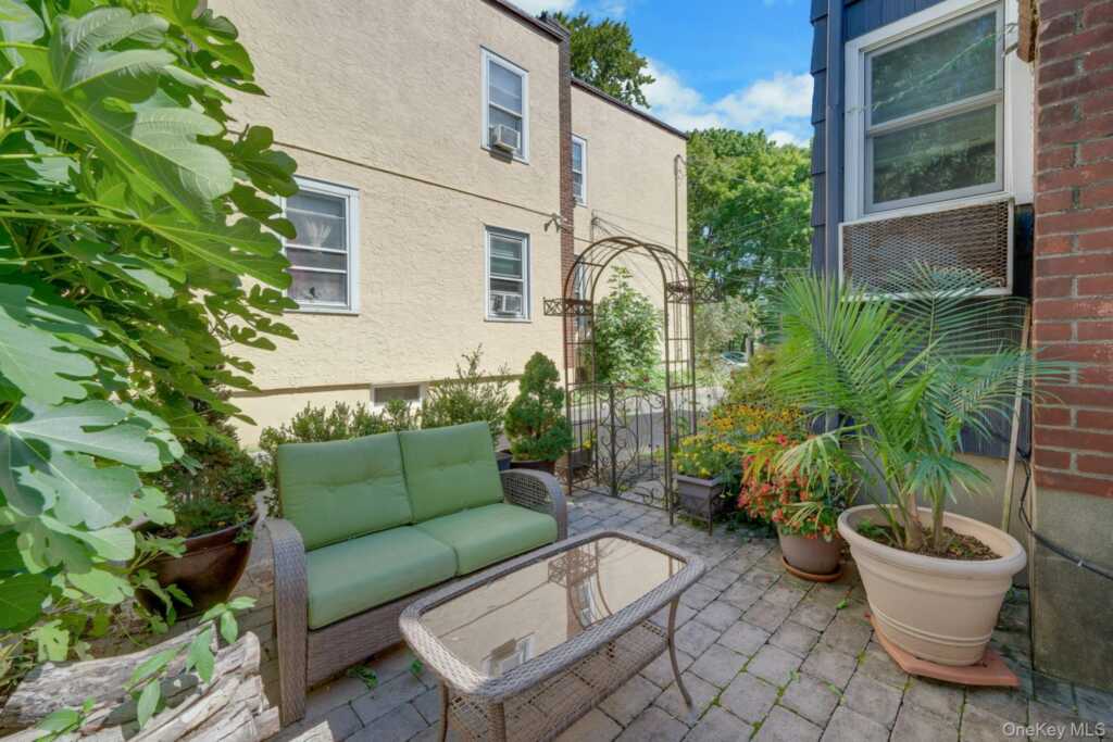39 Saint Joseph Street, New Rochelle, NY 10805 - Photo 17 of 28