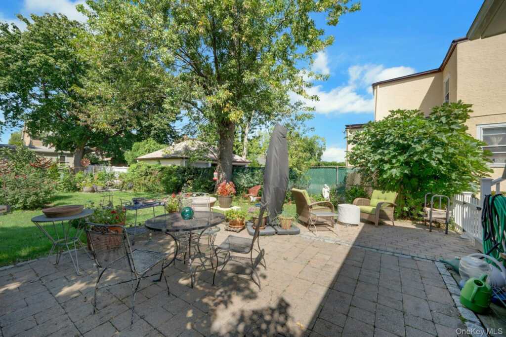39 Saint Joseph Street, New Rochelle, NY 10805 - Photo 19 of 28