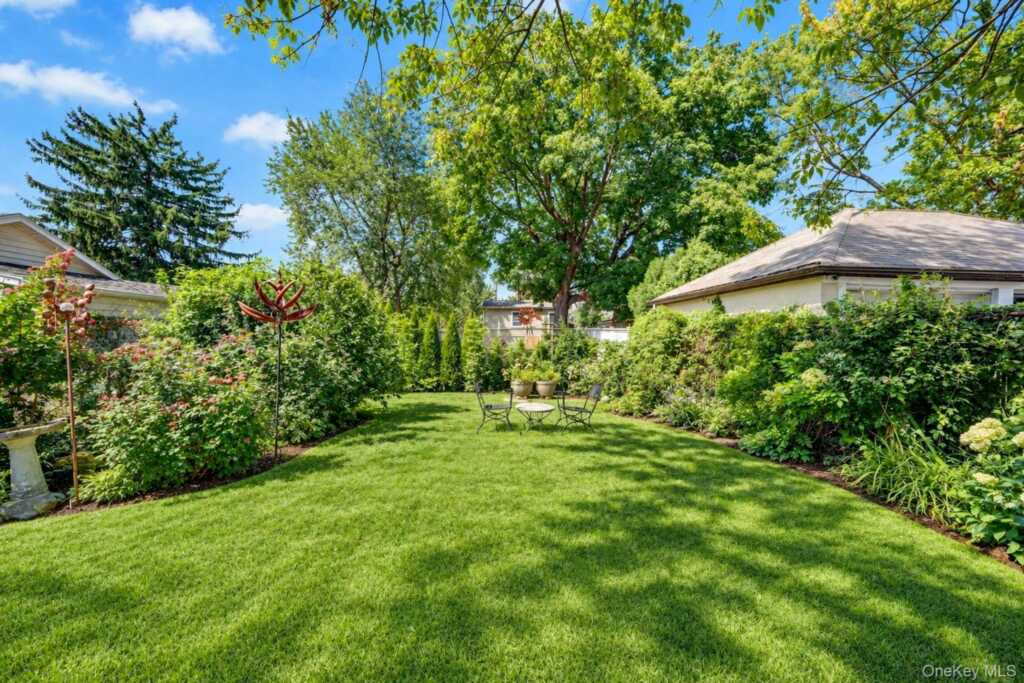 39 Saint Joseph Street, New Rochelle, NY 10805 - Photo 20 of 28