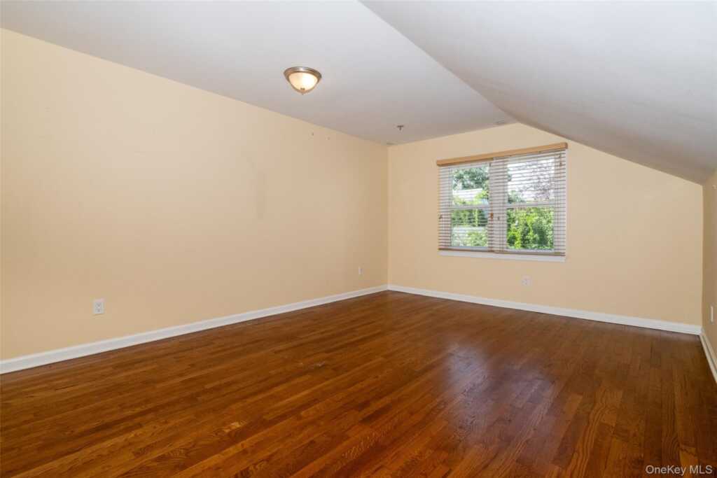 7 Ronalds Avenue, New Rochelle, NY 10801 - Photo 10 of 16