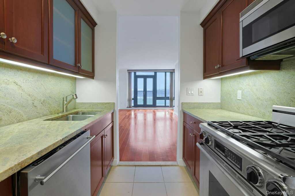 10 City Place, Unit #9G, White Plains, NY 10601 - Photo 11 of 38