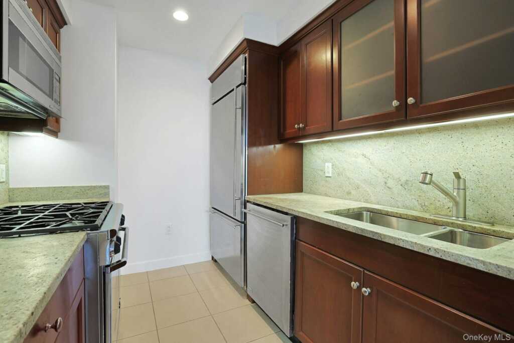 10 City Place, Unit #9G, White Plains, NY 10601 - Photo 12 of 38