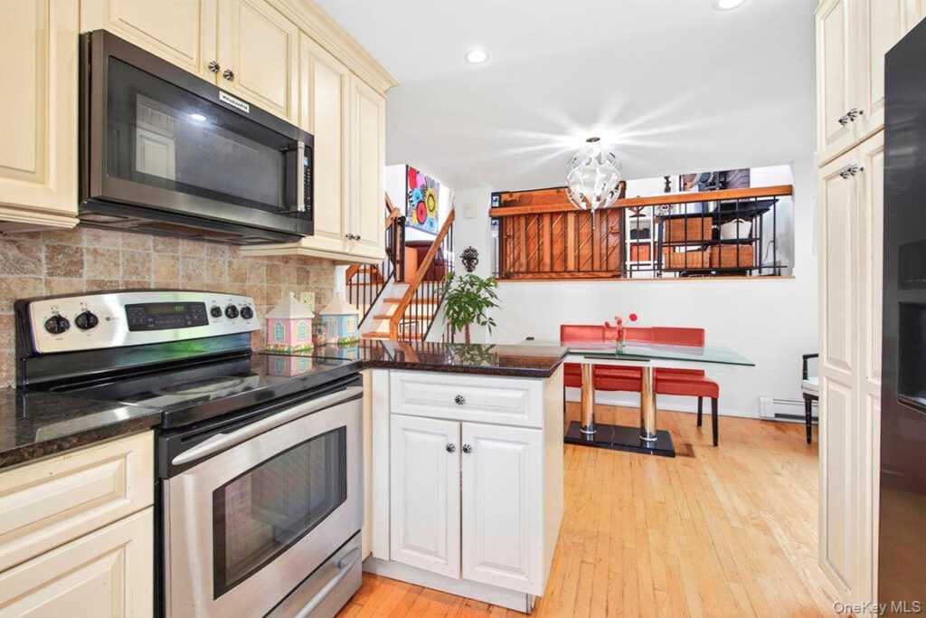 246 Treetop Crescent, Rye, NY 10573 - Photo 7 of 24