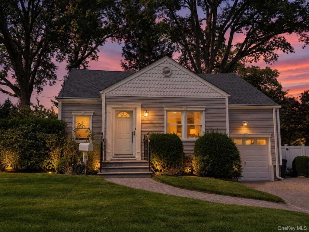 60 Topland Road, White Plains, NY 10605