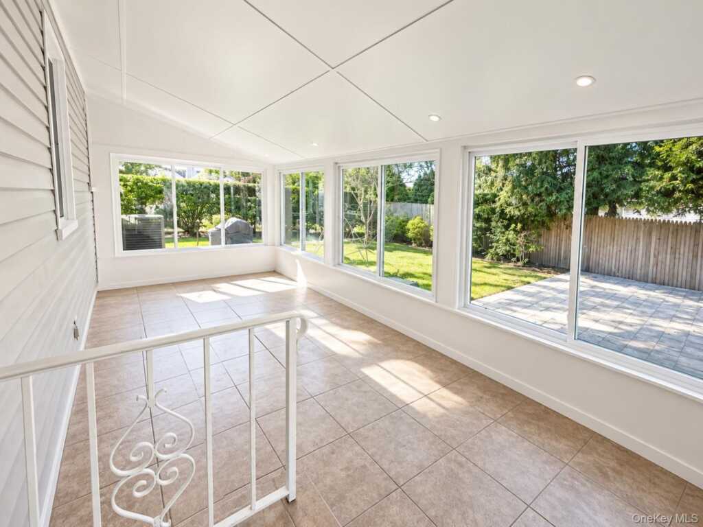 60 Topland Road, White Plains, NY 10605 - Photo 10 of 24