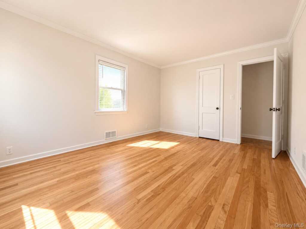 60 Topland Road, White Plains, NY 10605 - Photo 12 of 24